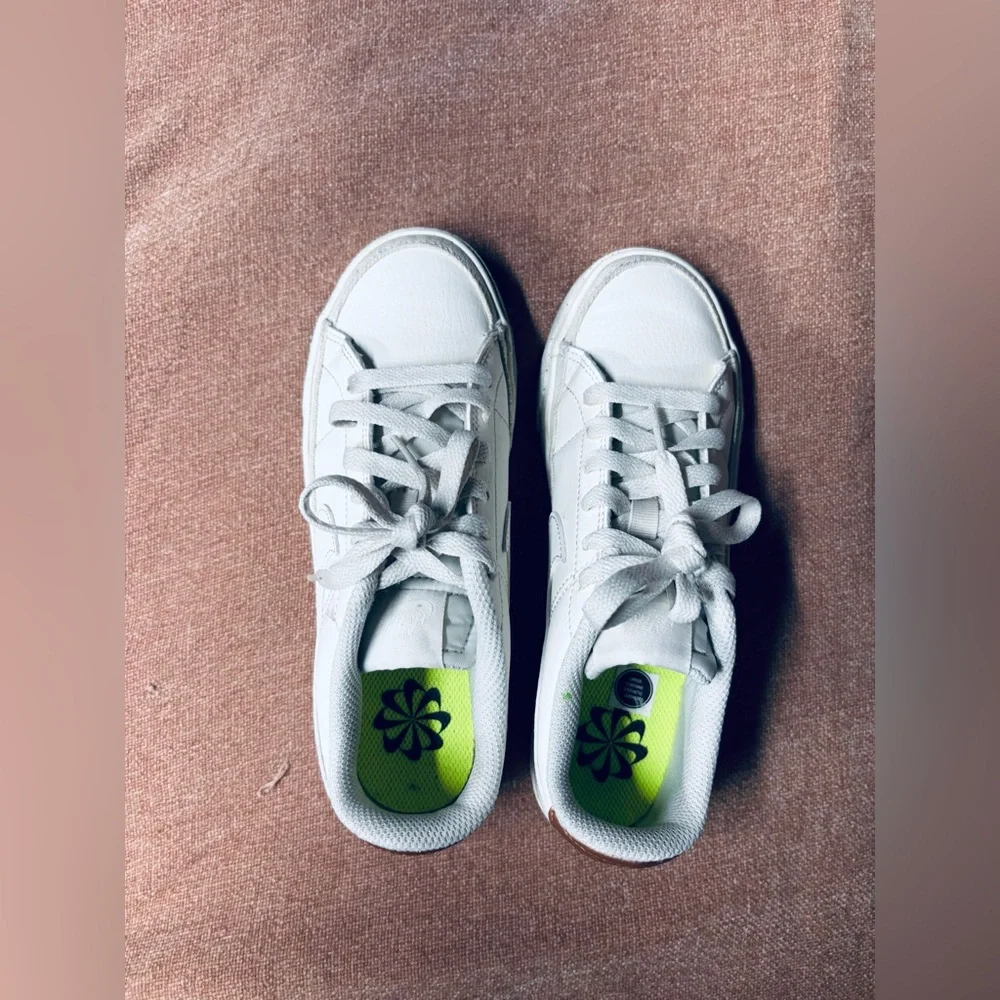 Nike White and Brown Sneakers - Picture 6 of 9